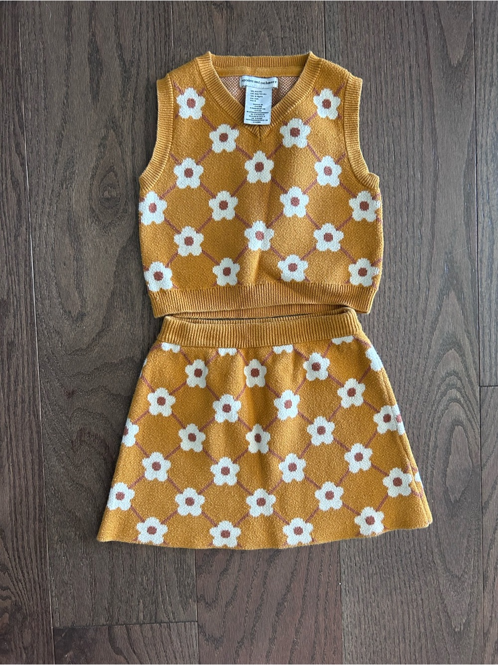 Cupcakes & Cashmere Sizs XS (4) Girl's Matching Sweater Vest and Skirt